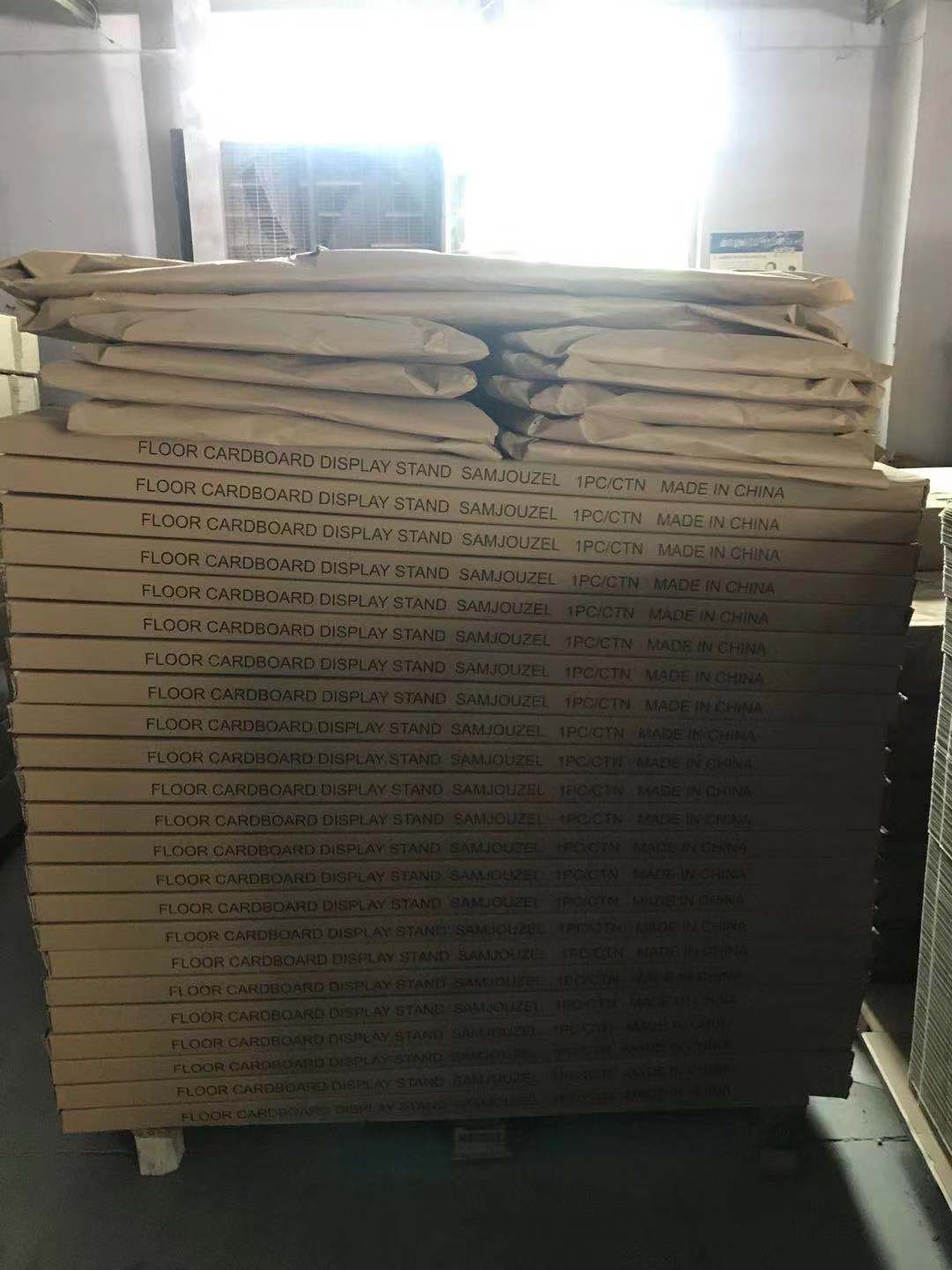 Sunglasses Display Stand Shipping To France